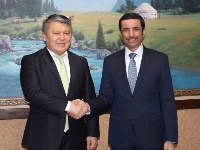 وزير الاقتصاد القيرغيزي يجتمع مع  سفير قطر