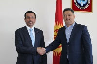 سفير دولة قطر يجتمع مع عضو الائتلاف الحاكم في قيرغيزيا