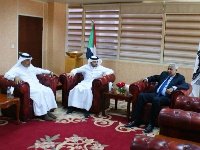 وزير المالية والتخطيط الاقتصادي السوداني يجتمع مع سفير قطر
