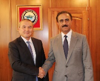 وزير المواصلات القيرغيزي يجتمع سفير دولة قطر