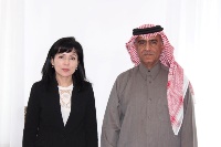 وزيرة الدولة بوزارة الخارجية القيرغيزية تجتمع مع سفير قطر
