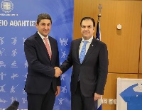 نائب وزير الرياضة والثقافة اليوناني يجتمع مع سفير دولة قطر