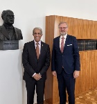 رئيس الوزراء بجمهورية التشيك يجتمع مع سفير دولة قطر