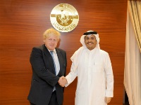 وزير الخارجية يجتمع مع نظيره البريطاني