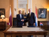 نائب رئيس مجلس الوزراء وزير الخارجية يجتمع مع وزير الخارجية الهولندي
