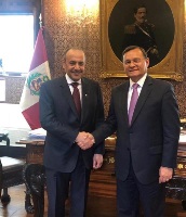 وزير الخارجية بجمهورية بيرو يجتمع مع سفير دولة قطر