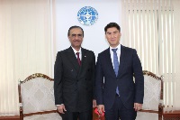 وزير خارجية جمهورية قيرغيزيا يجتمع مع سفير دولة قطر