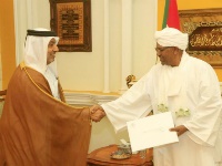 HH The Emir Sends Written Message to President of Sudan