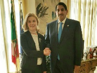 امين عام الخارجية الإيطالية تجتمع مع سفير قطر 