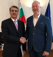وزير المواصلات البلغاري يجتمع مع سفير قطر