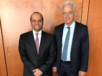 رئيس لجنة الاقتصاد بالبرلمان الألماني يجتمع مع سفير قطـر