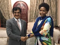 وزيرة العلاقات الدولية بجنوب افريقيا تجتمع مع سفير قطر