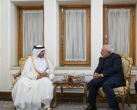 وزير الخارجية الإيراني يتسلّم نسخة من أوراق اعتماد سفير قطر