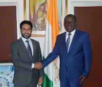 وزير الرياضة  في كوت ديفوار يجتمع مع سفير قطر