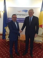 Romanian Foreign Minister Meets Ambassador of Qatar