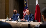 نائب رئيس مجلس الوزراء وزير الخارجية يجتمع مع عدد من رجال الأعمال في ماليزيا