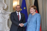 المستشارة الألمانية تلتقي سفير قطر