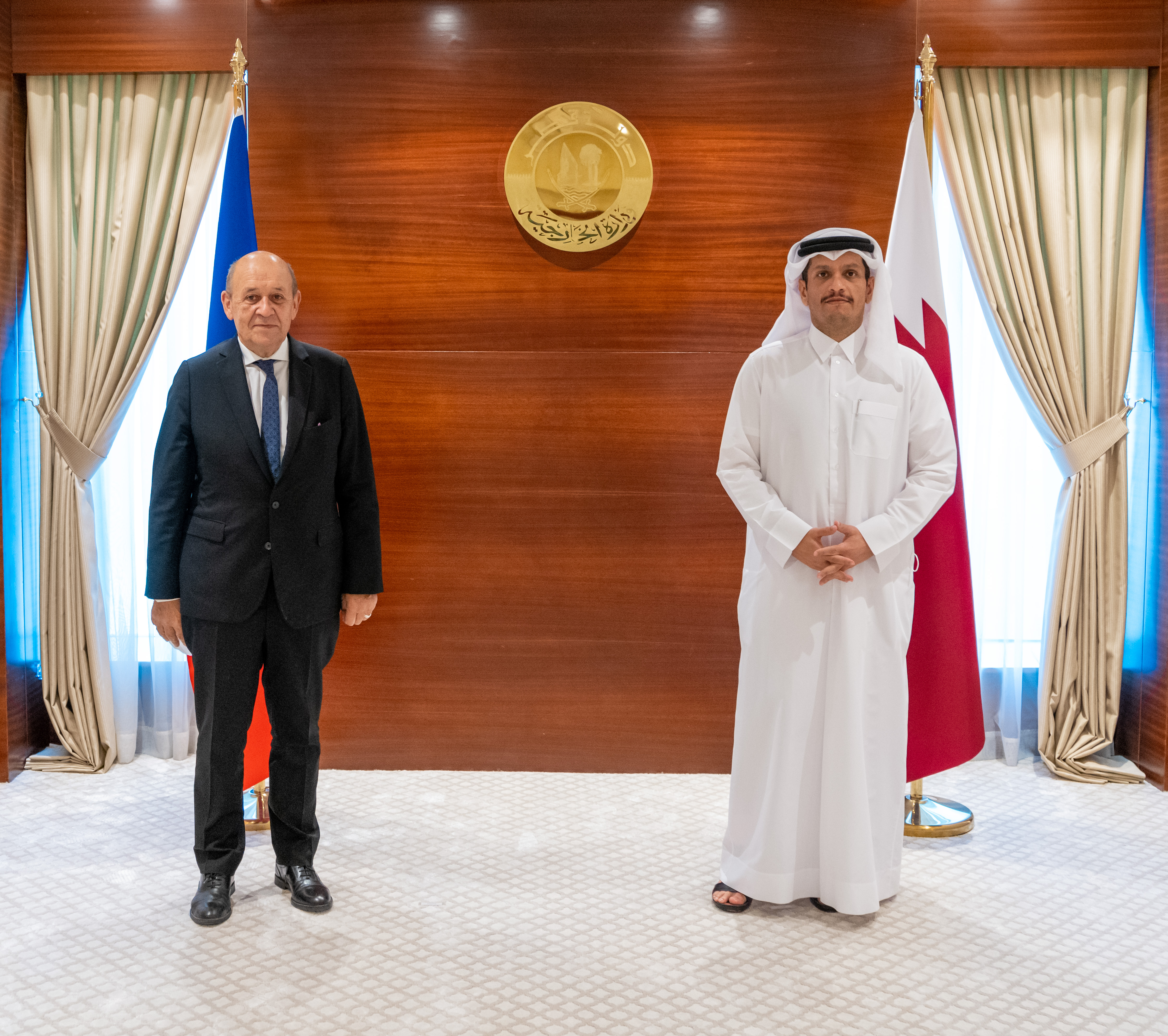 نائب رئيس مجلس الوزراء وزير الخارجية يجتمع مع وزير الخارجية الفرنسي