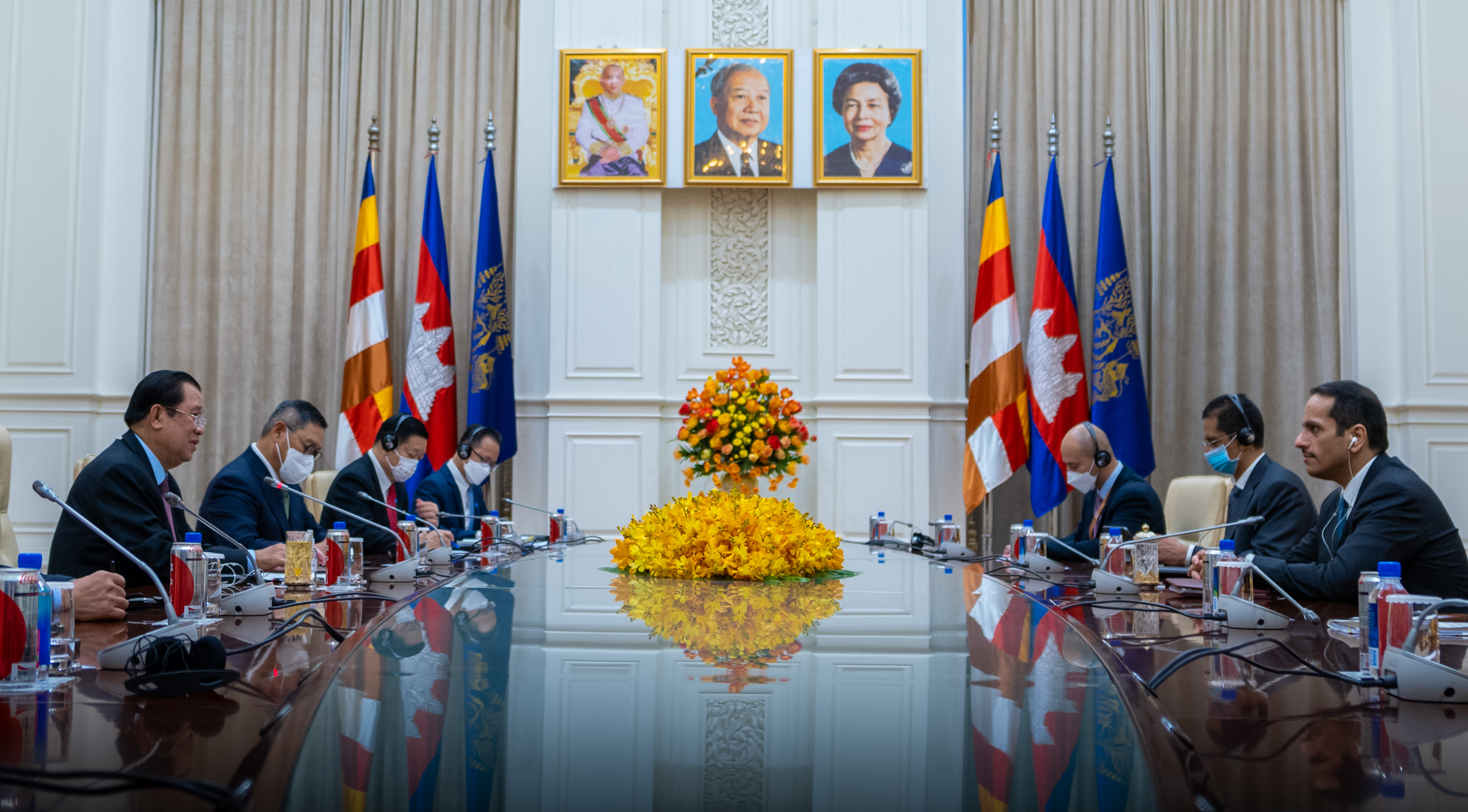 Prime Minister of Cambodia Meets Deputy Prime Minister and Minister of Foreign Affairs