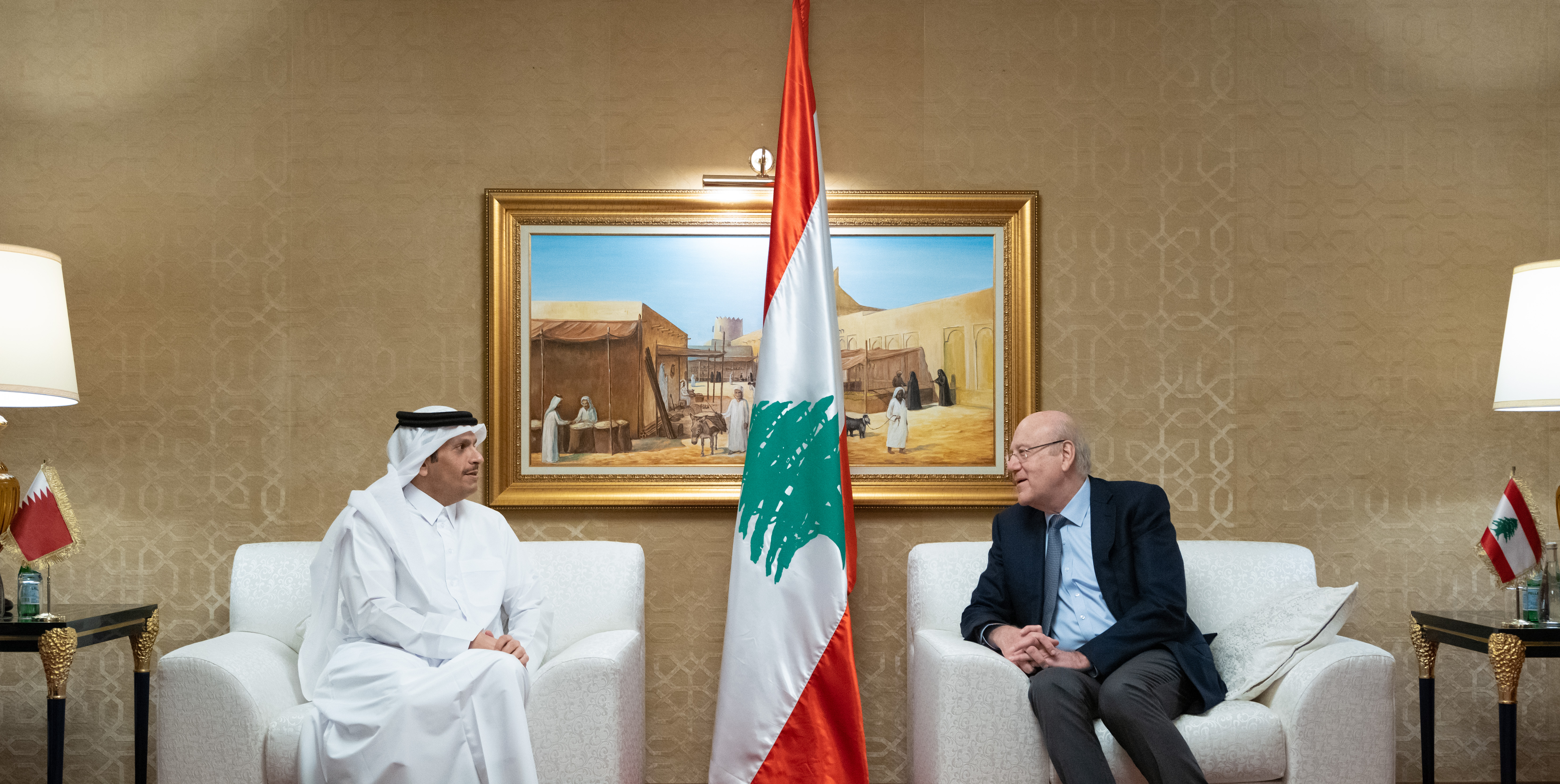 رئيس مجلس الوزراء اللبناني يجتمع مع نائب رئيس مجلس الوزراء وزير الخارجية 