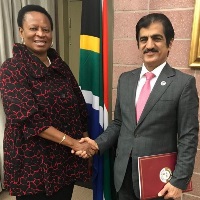 نائبة وزيرة العلاقات الدولية والتعاون في جنوب أفريقيا تجتمع مع سفير دولة قطر