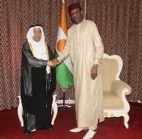 رئيس وزراء النيجر يجتمع مع سفير دولة قطر