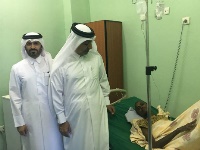 سفير دولة قطر لدى السودان يتفقد الجرحى الصوماليين