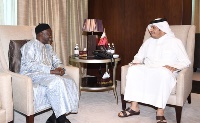 سمو الأمير يتلقى رسالة من رئيس غامبيا