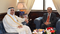 وزير شؤون الكهرباء والماء في مملكة البحرين يستقبل سفير قطر