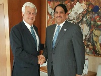 الرئيس التنفيذي لشركة ليوناردو إس. بي. إي الإيطالية يجتمع مع سفير قطر 