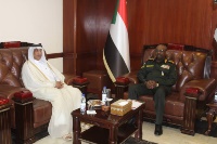 وزير الدفاع السوداني يجتمع مع سفير قطر