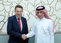 وزير الدولة للشؤون الخارجية يجتمع مع رئيس اللجنة الدولية للصليب الأحمر