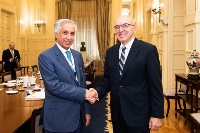 وزير الدولة للشؤون الخارجية يجتمع مع نائب وزير الخارجية اليوناني