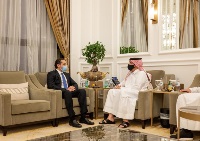 نائب رئيس مجلس الوزراء وزير الخارجية يجتمع مع رئيس الحكومة اللبنانية المكلف