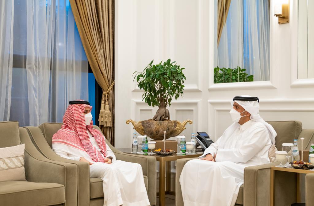 نائب رئيس مجلس الوزراء وزير الخارجية يجتمع مع وزير الخارجية السعودي