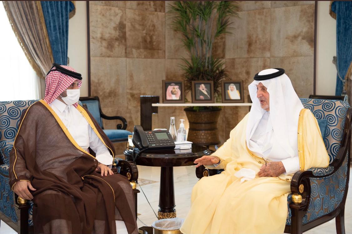 Governor of Makkah Region Meets Qatar's Consul General in Jeddah