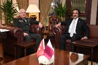 رئيس هيئة أركان الجيش التركي يجتمع مع سفير دولة قطر