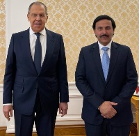 وزير الخارجية الروسي يجتمع مع سفير دولة قطر 