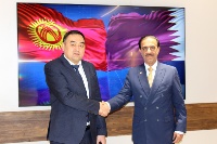 وزير الداخلية القيرغيزي يجتمع مع سفير دولة قطر