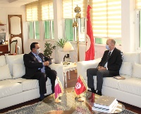 وزير الفلاحة والموارد المائية التونسي يجتمع مع سفير دولة قطر