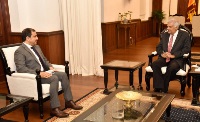 رئيس وزراء سريلانكا يستقبل سفير دولة قطر