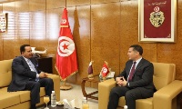 وزير النقل التونسي يجتمع مع سفير دولة قطر