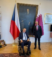 رئيس التشيك يستقبل سفير دولة قطر