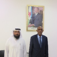 وزير البنية التحتية والتجهيزات في جيبوتي يجتمع مع القائم بالأعمال القطري 