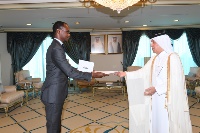 وزير الدولة للشؤون الخارجية يتسلم نسخة من أوراق اعتماد سفيري رواندا والسودان