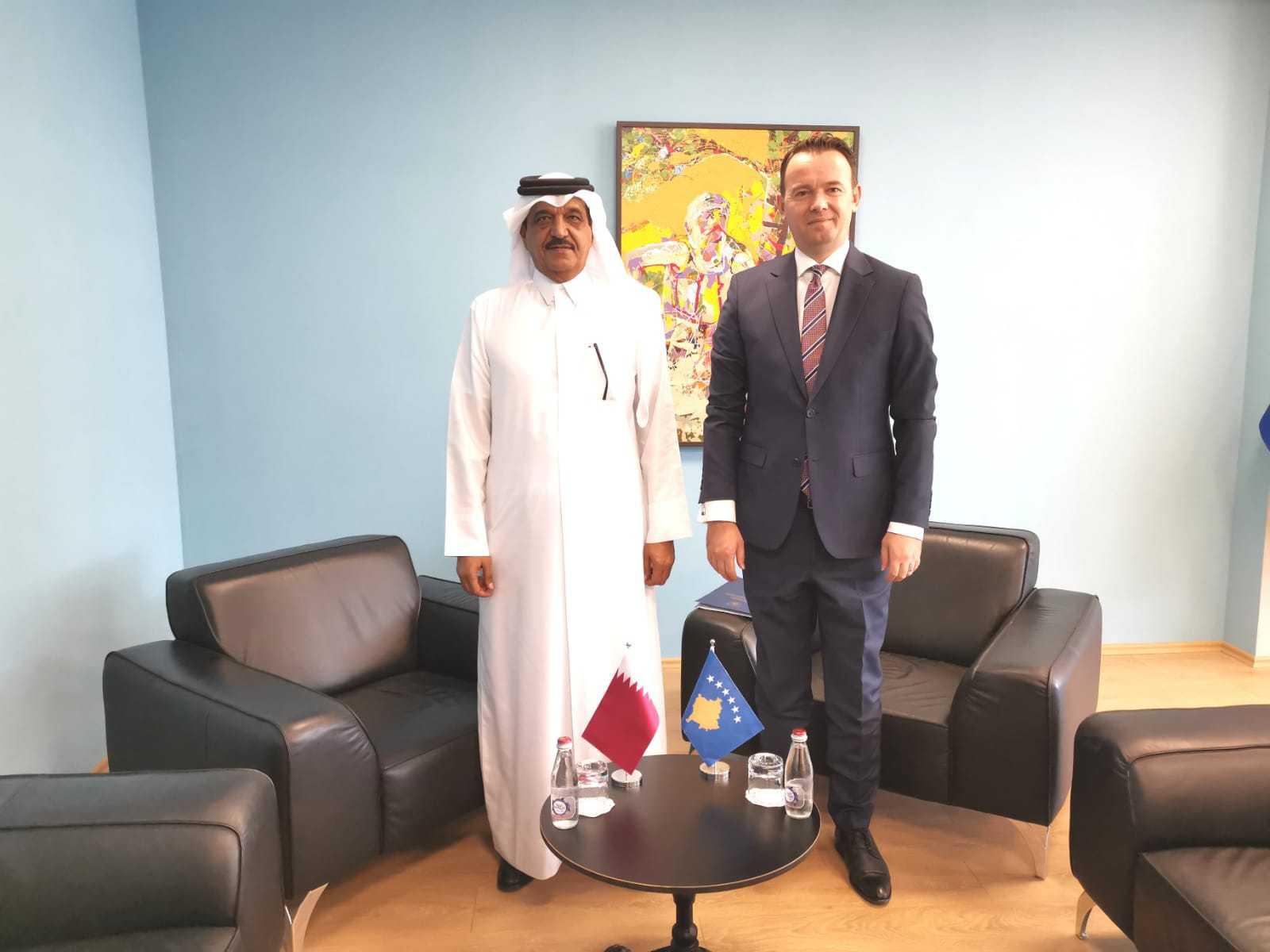 وزير الزراعة والغابات والتنمية الريفية بجمهورية كوسوفو يجتمع مع سفير دولة قطر