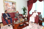 مدير إدارة الشؤون العربية بوزارة الخارجية يجتمع مع نائب المبعوث الأممي الخاص إلى اليمن