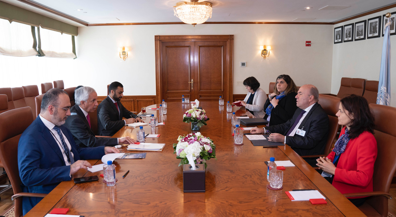 وزير الدولة للشؤون الخارجية يجتمع مع وزير خارجية بلغاريا