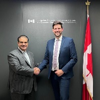 وزير الهجرة الكندي يجتمع مع سفير دولة قطر