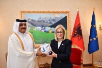 رئيسة البرلمان في ألبانيا تجتمع مع سفير دولة قطر
